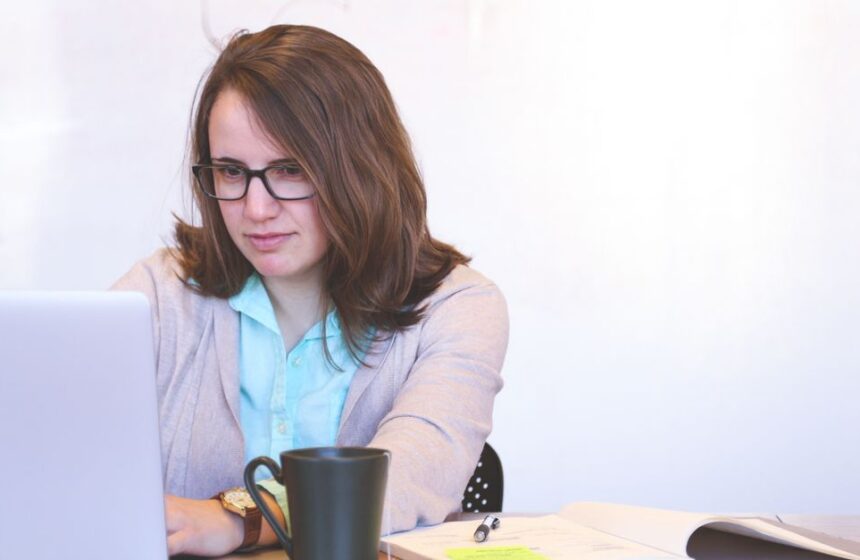 Re-engagement email basics: an owner writing a win-back sequence for a quiet email list.